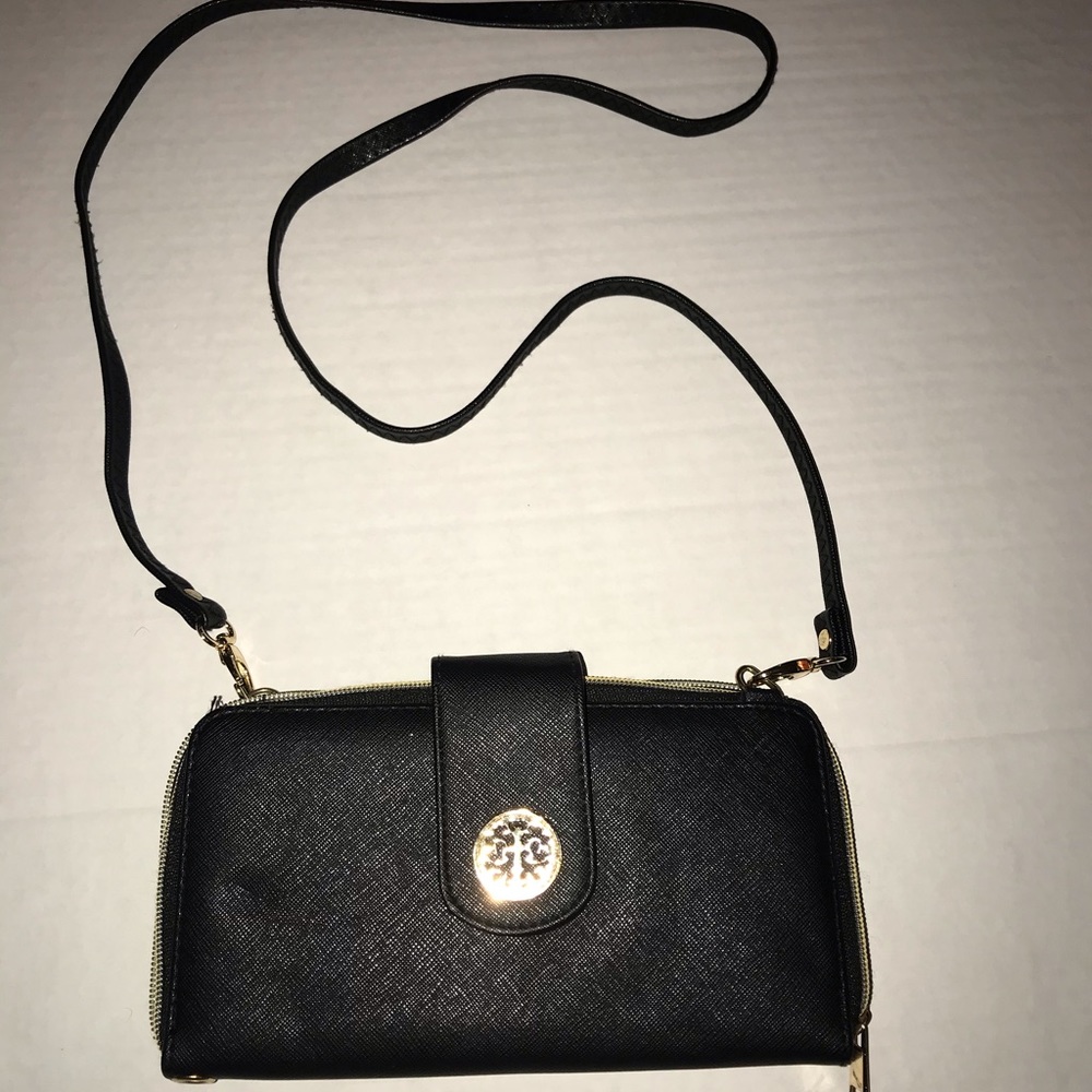 Crossbody wallet